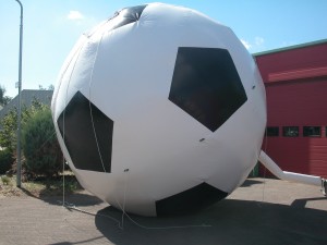 AT-27-Voetbal-doorsnede-5m-voor-opening-etc.-excl-ballonnen